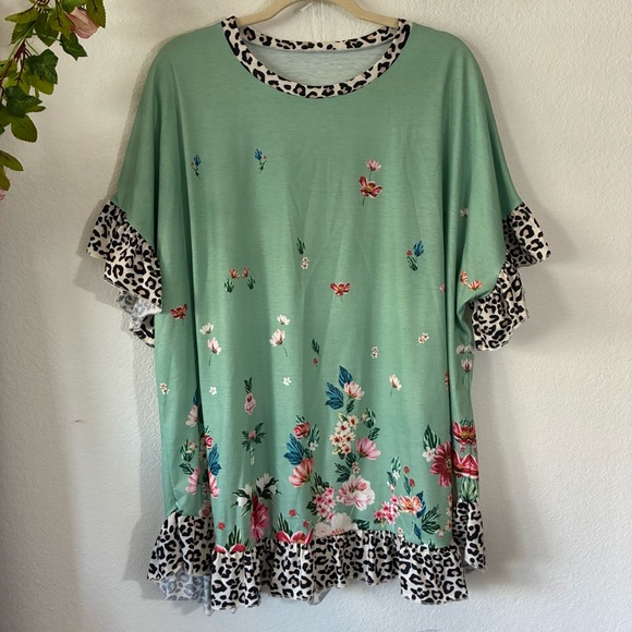 FLORAL ANIMAL PRINT RUFFLED BLOUSE, 5XL - Picture 1 of 5